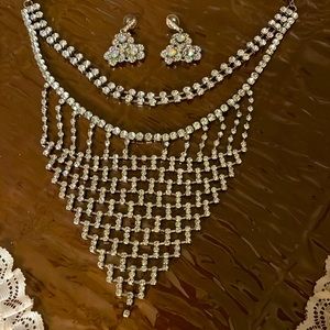 Evening necklace with earrings